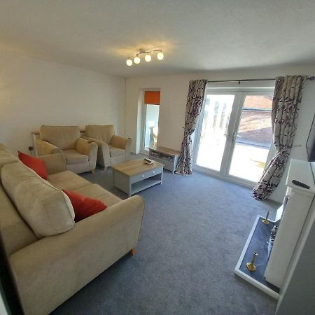 Leominster 3 Bedroom House Parking Garden Private Bagian luar foto
