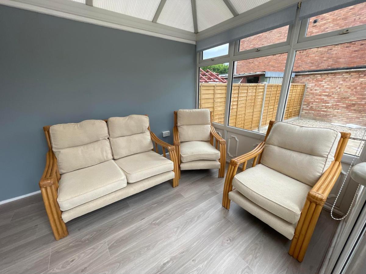 Leominster 3 Bedroom House Parking Garden Private Bagian luar foto