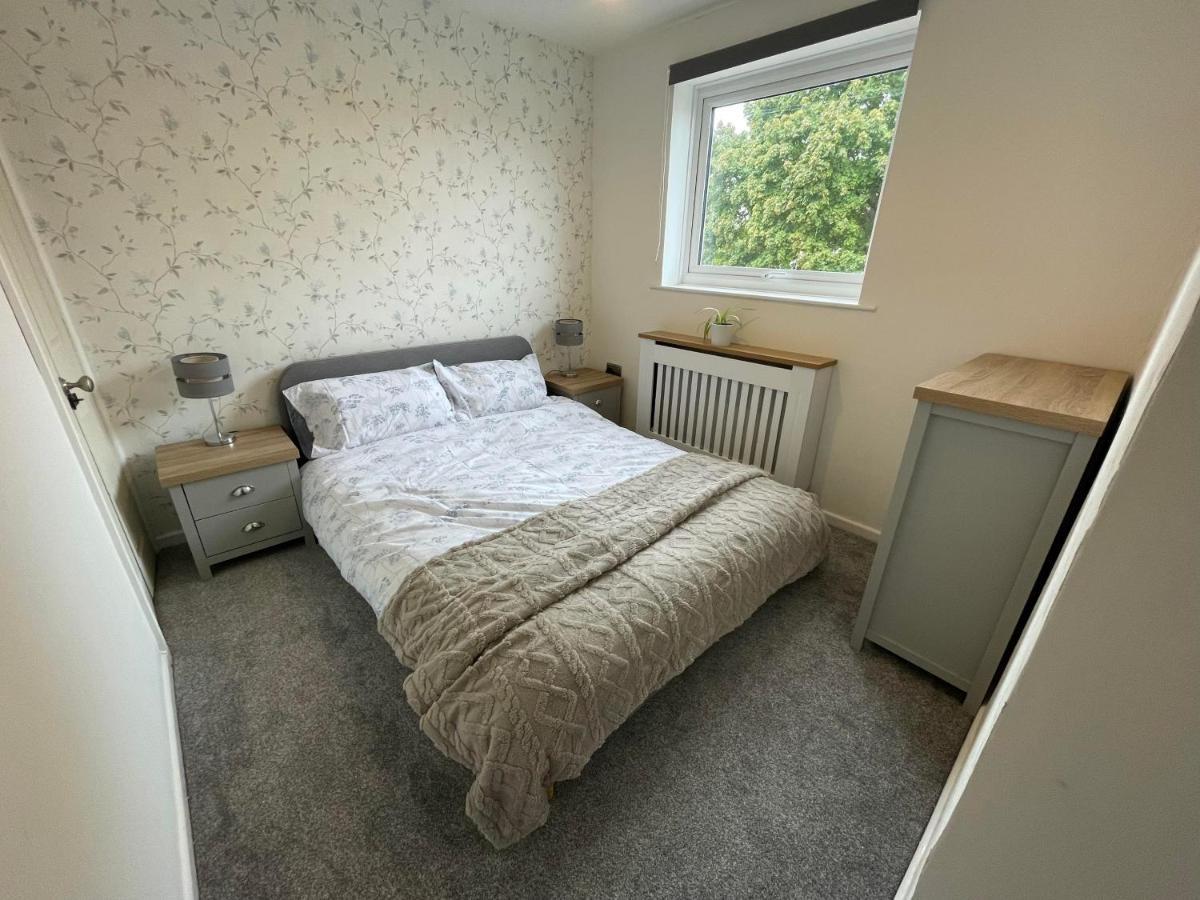 Leominster 3 Bedroom House Parking Garden Private Bagian luar foto