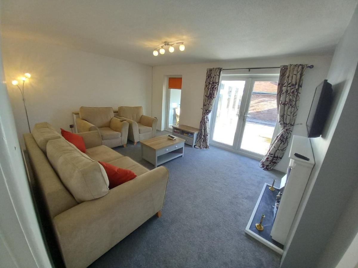 Leominster 3 Bedroom House Parking Garden Private Bagian luar foto