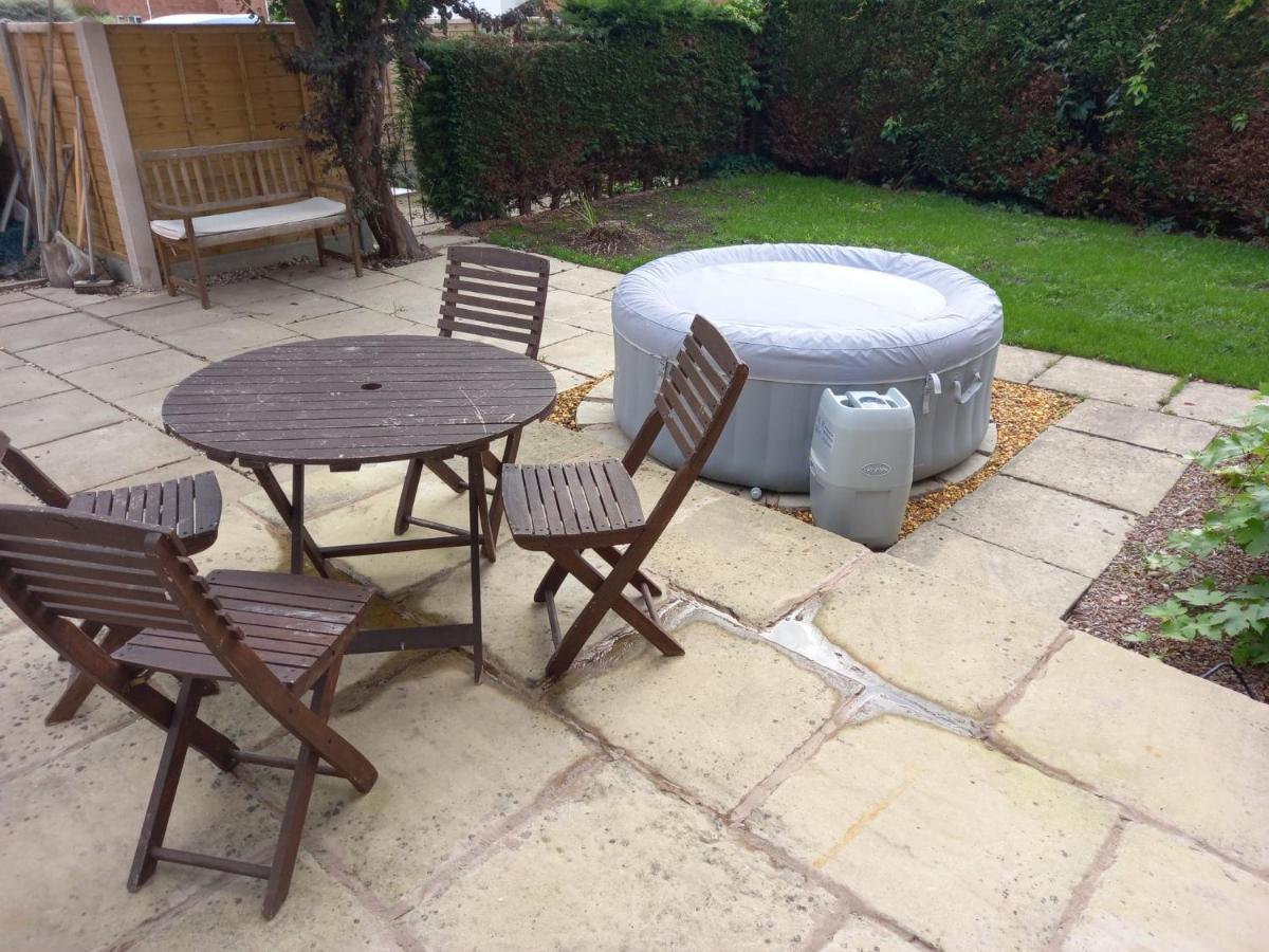 Leominster 3 Bedroom House Parking Garden Private Bagian luar foto