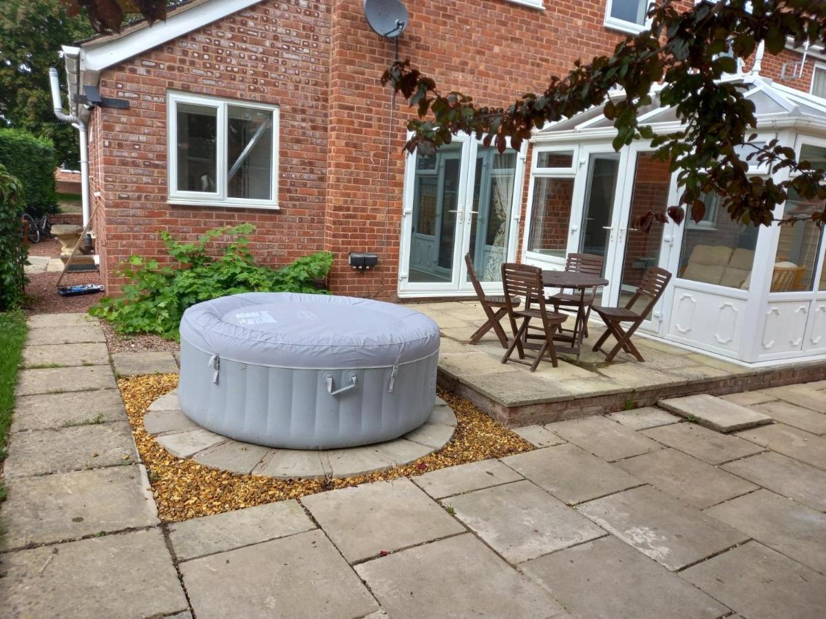 Leominster 3 Bedroom House Parking Garden Private Bagian luar foto