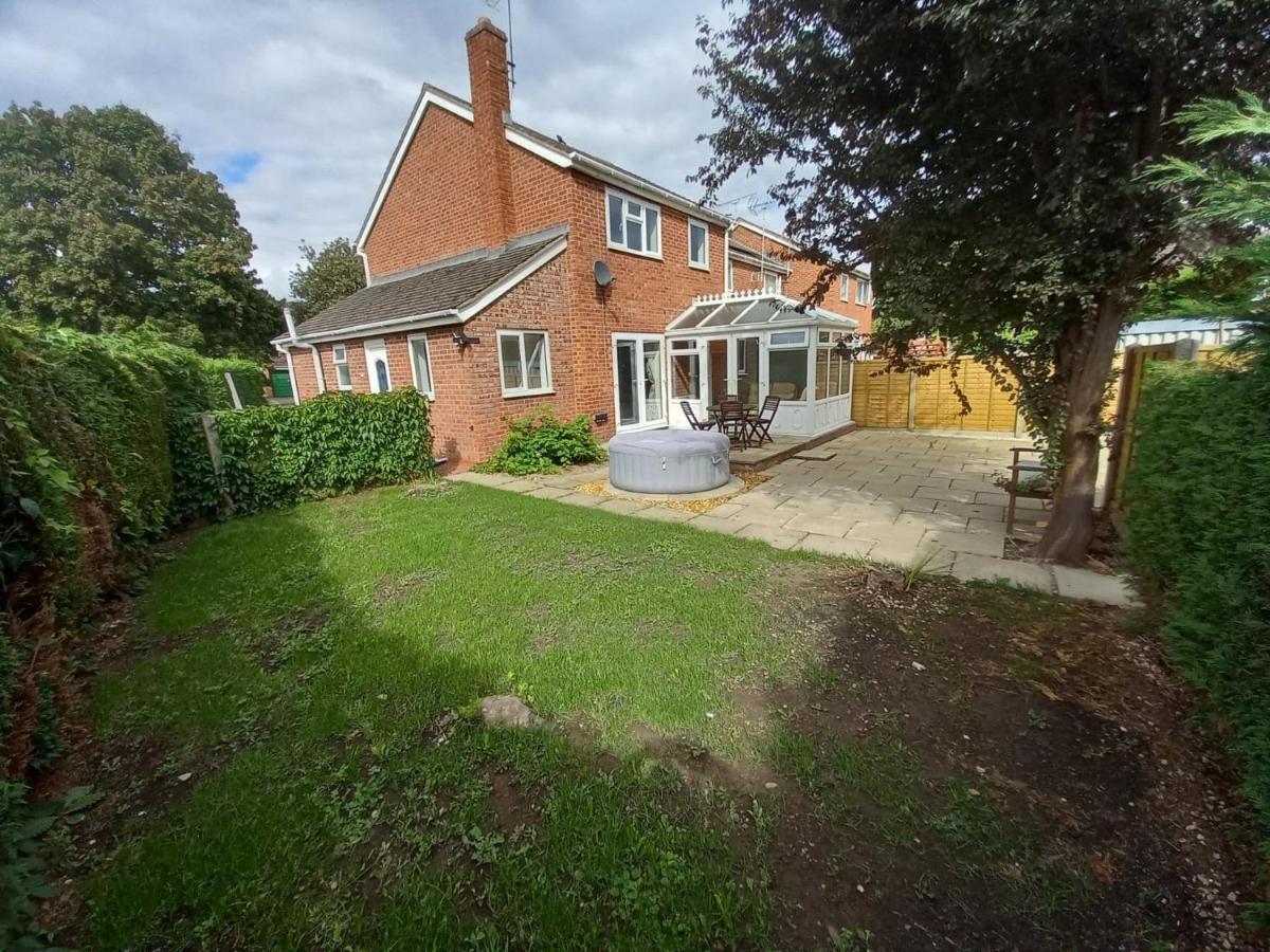 Leominster 3 Bedroom House Parking Garden Private Bagian luar foto