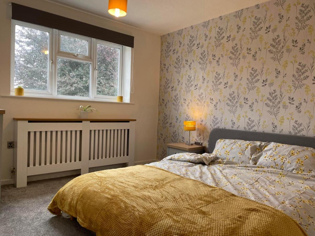 Leominster 3 Bedroom House Parking Garden Private Bagian luar foto