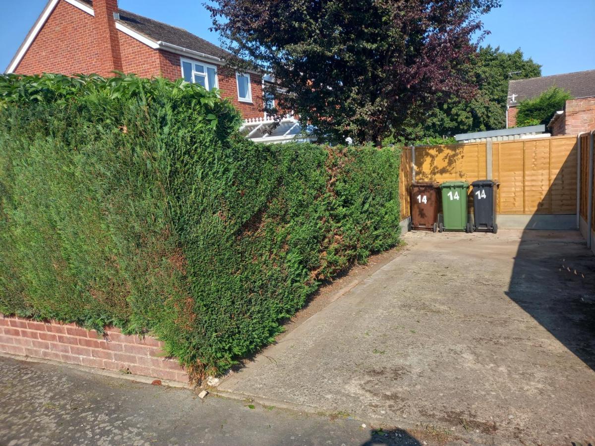 Leominster 3 Bedroom House Parking Garden Private Bagian luar foto