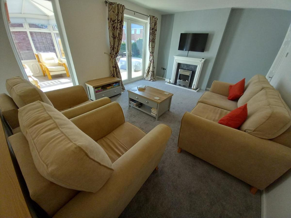 Leominster 3 Bedroom House Parking Garden Private Bagian luar foto