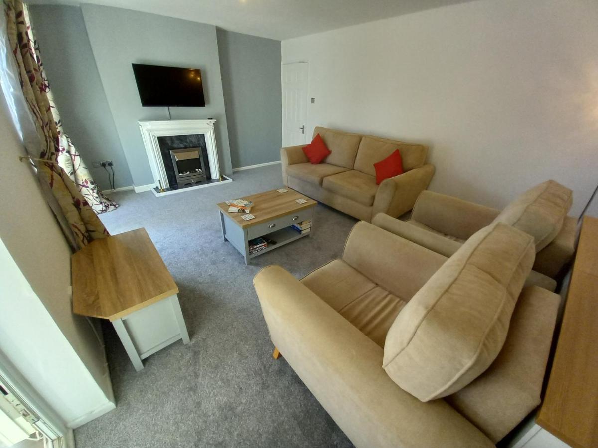 Leominster 3 Bedroom House Parking Garden Private Bagian luar foto