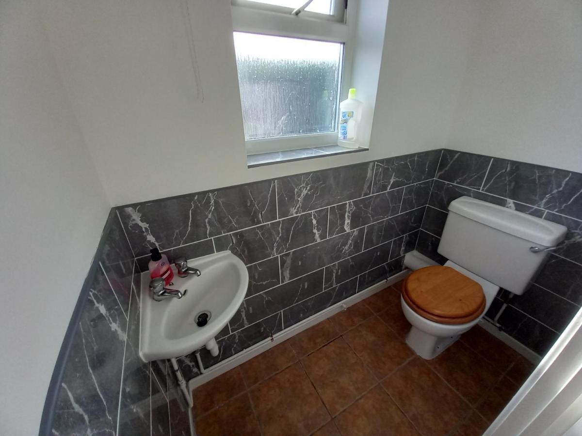 Leominster 3 Bedroom House Parking Garden Private Bagian luar foto