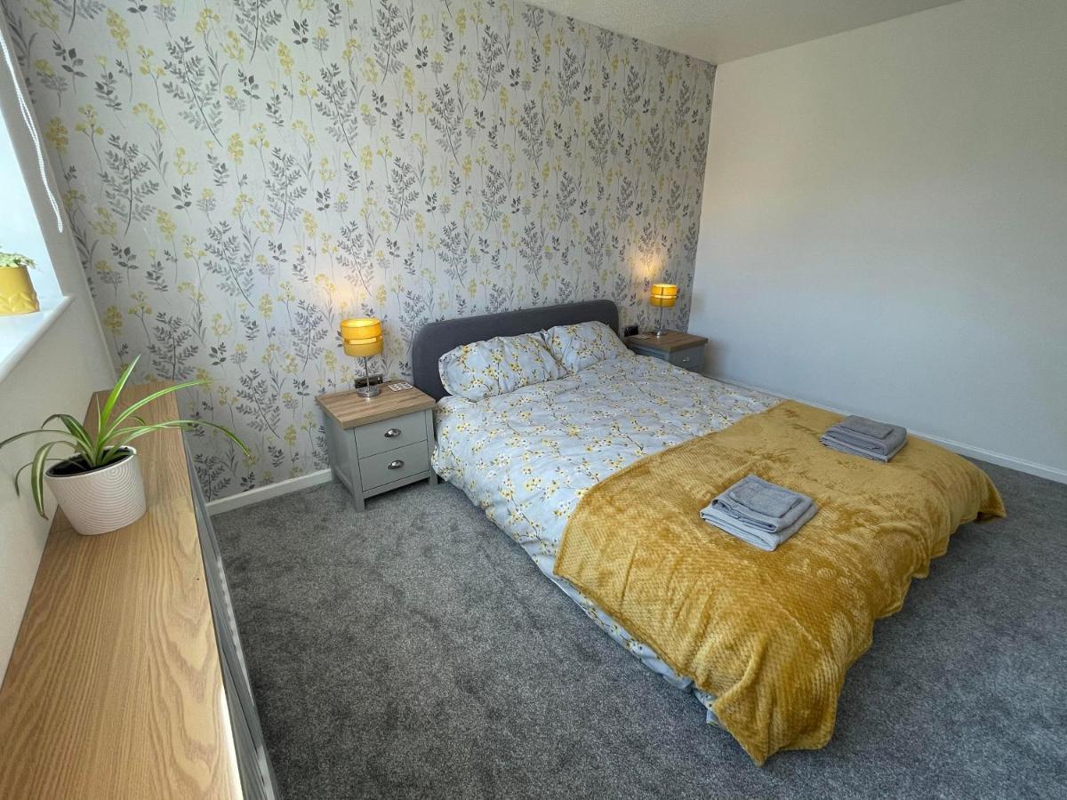 Leominster 3 Bedroom House Parking Garden Private Bagian luar foto