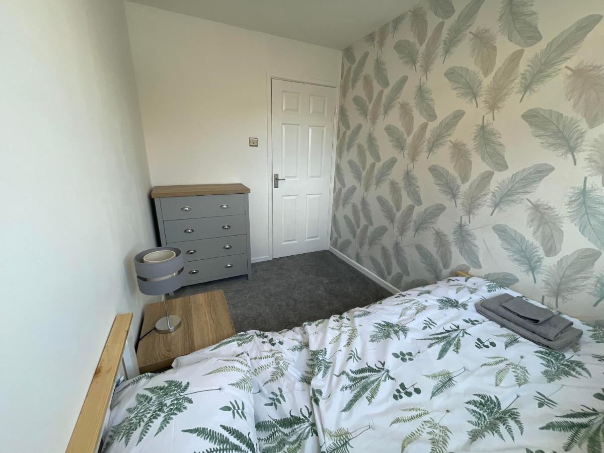 Leominster 3 Bedroom House Parking Garden Private Bagian luar foto