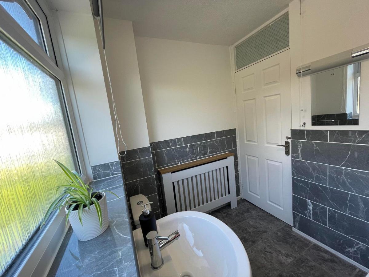 Leominster 3 Bedroom House Parking Garden Private Bagian luar foto